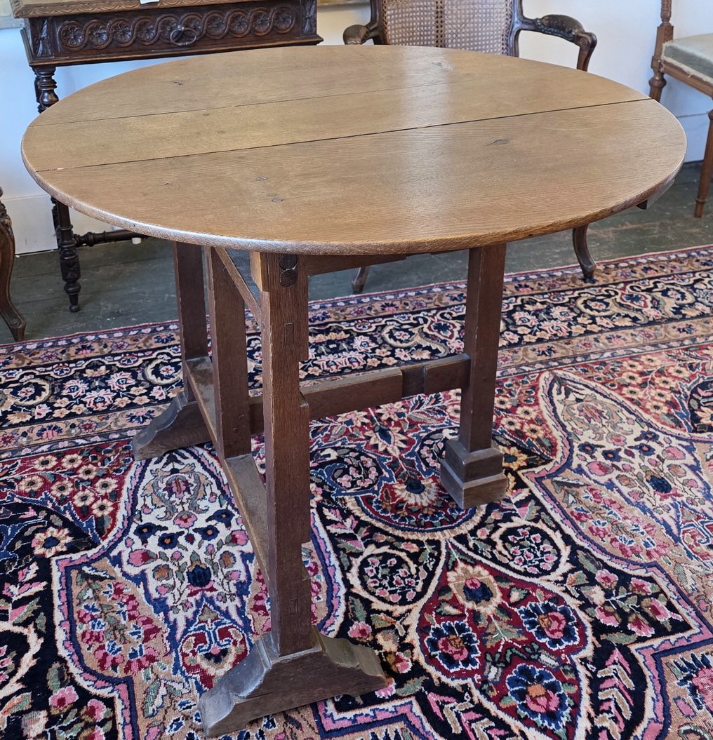 A French Vigneron Wine Table